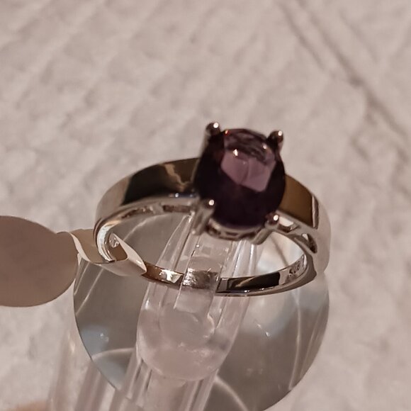 Purple Amethyst Silver Solitaire Fashion Ring Size 7 NWOT - Picture 5 of 16